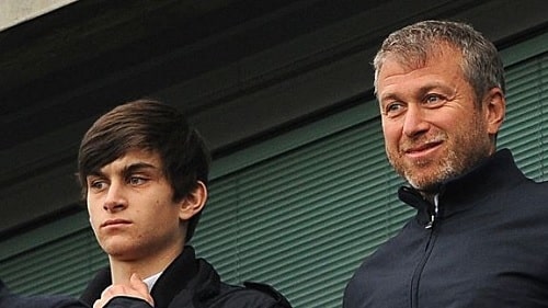 A picture of Arkadiy with his billionaire dad, Roman Abramovich.